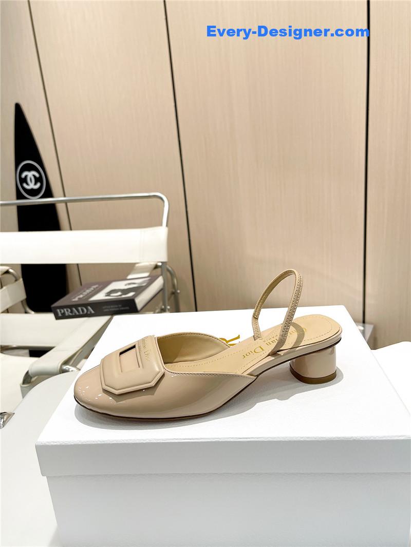 D10r hollow strappy sandals