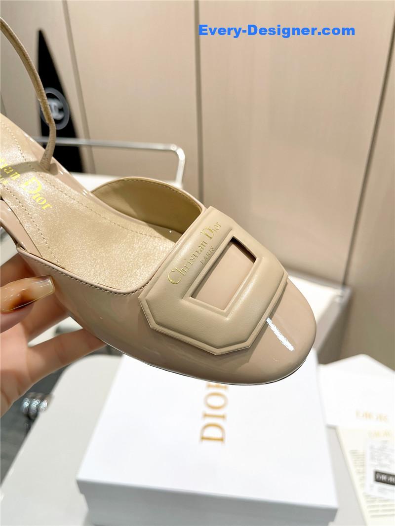 D10r hollow strappy sandals