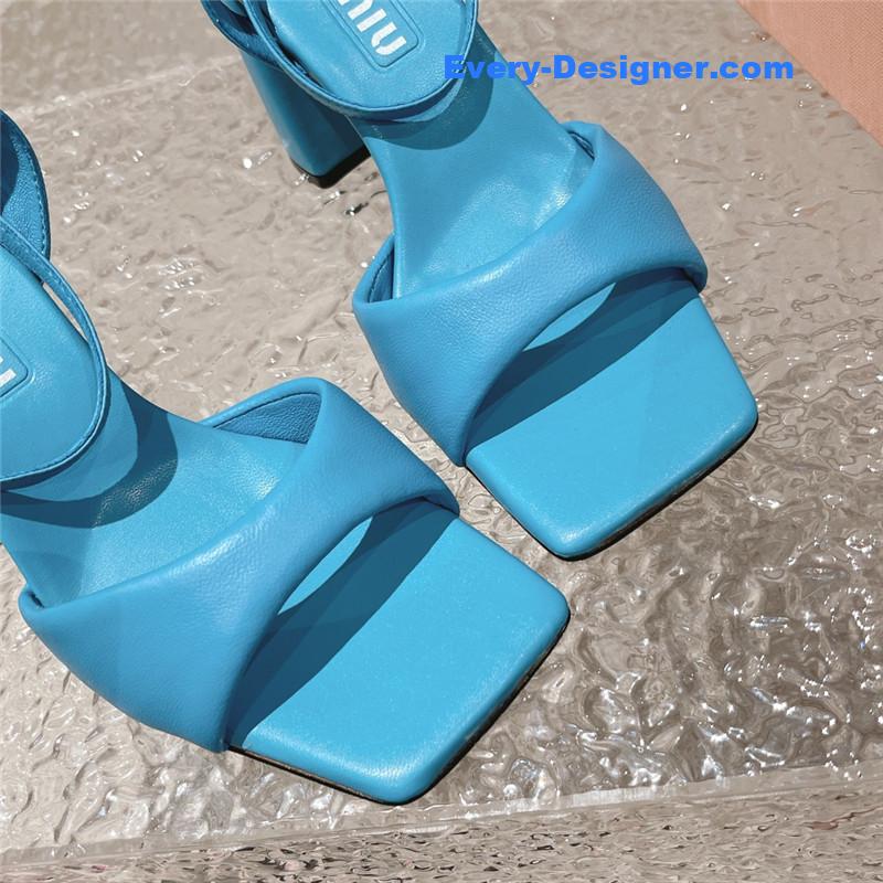 M1um1u new rhinestone pinch sandals