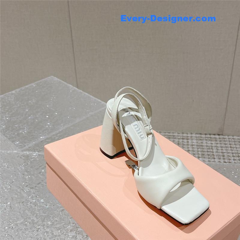 M1um1u new rhinestone pinch sandals