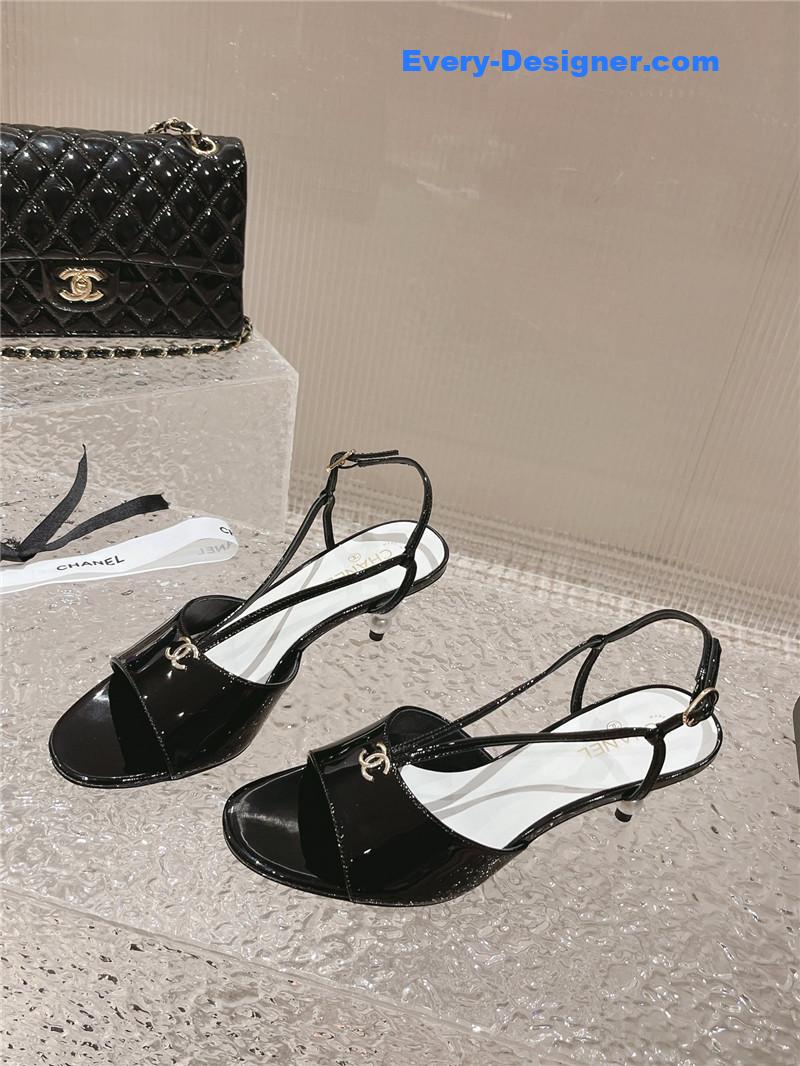 CC explosion models large logo sandals