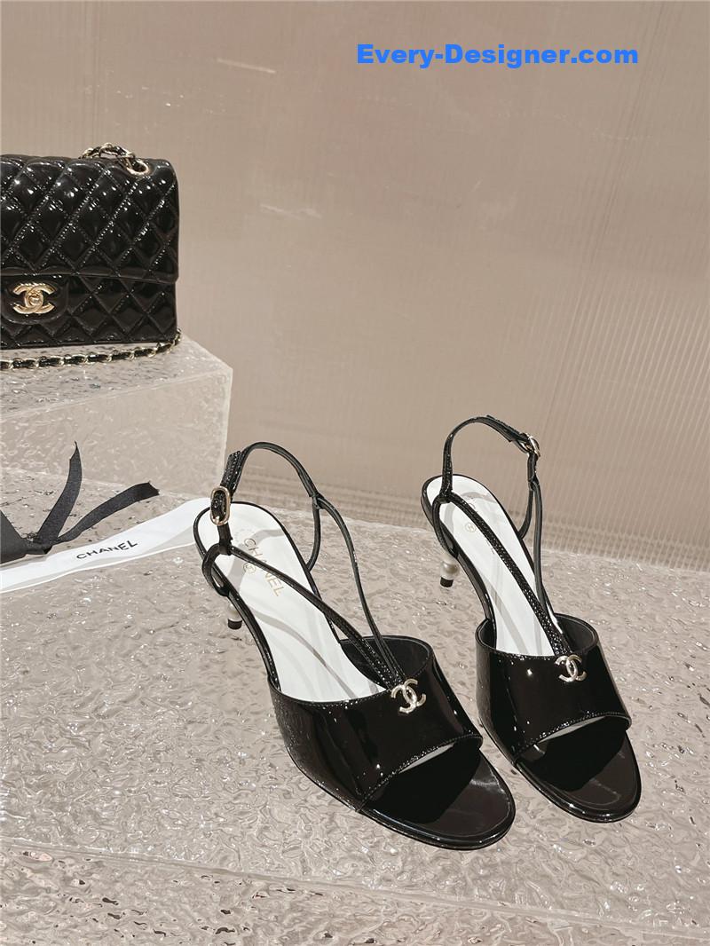 CC explosion models large logo sandals