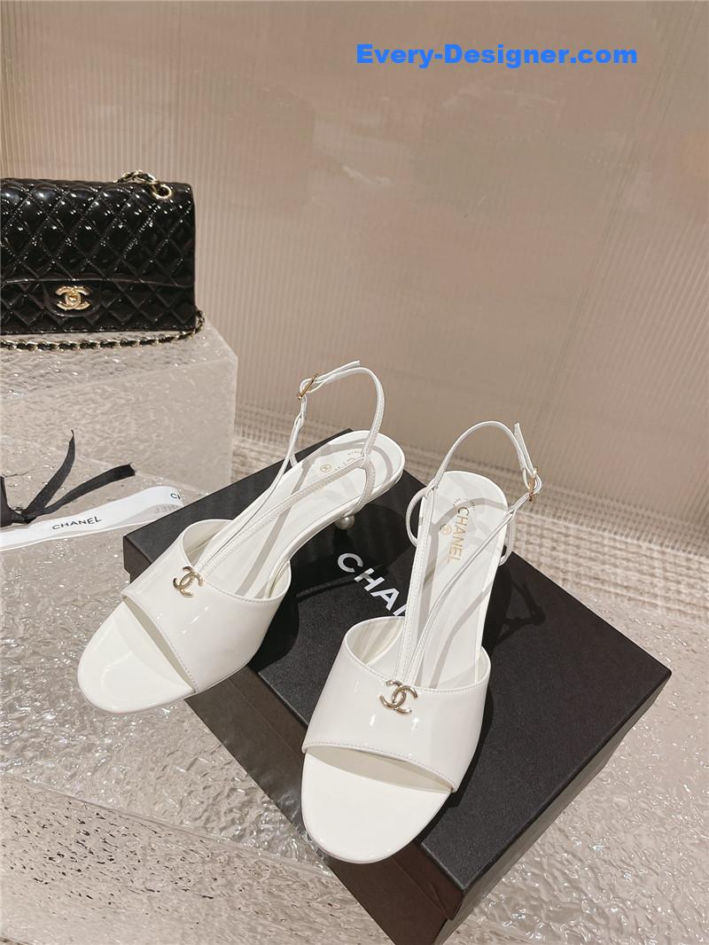 CC explosion models large logo sandals
