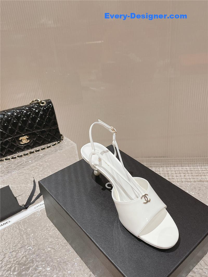 CC explosion models large logo sandals