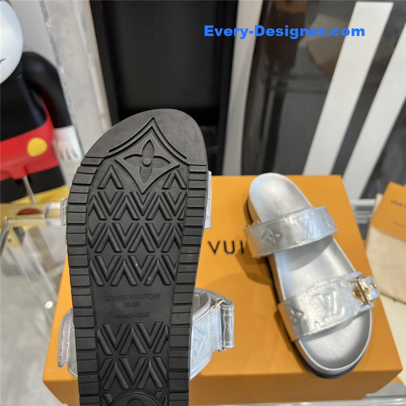 l0vis Vvtt0n lv spring summer beach slippers