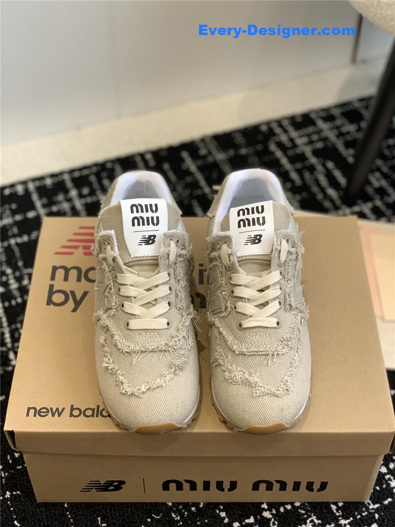 miumiu retro rough grain upper stitching casual shoes