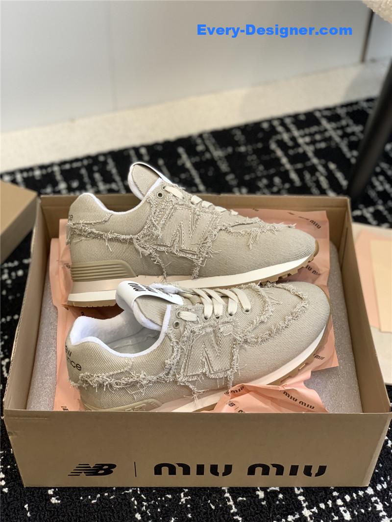 miumiu retro rough grain upper stitching casual shoes