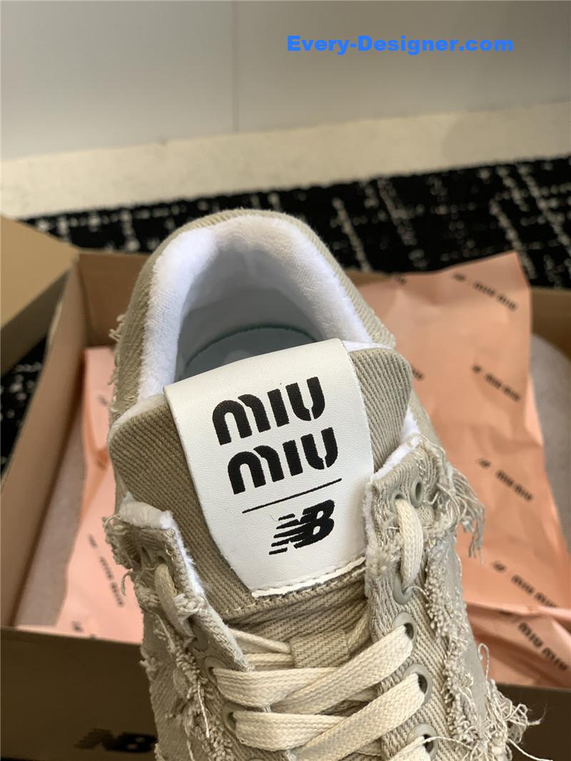 miumiu retro rough grain upper stitching casual shoes