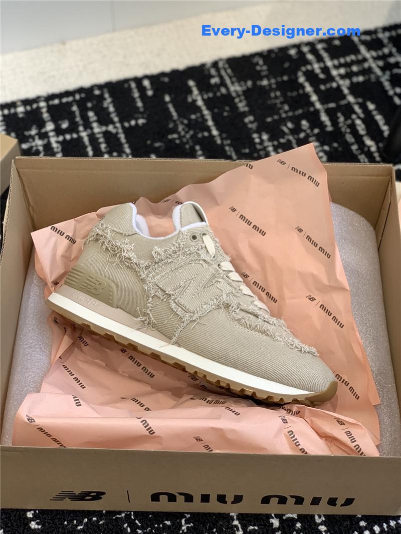 miumiu retro rough grain upper stitching casual shoes