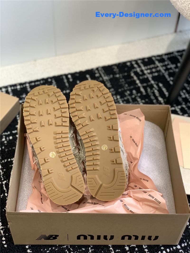 miumiu retro rough grain upper stitching casual shoes