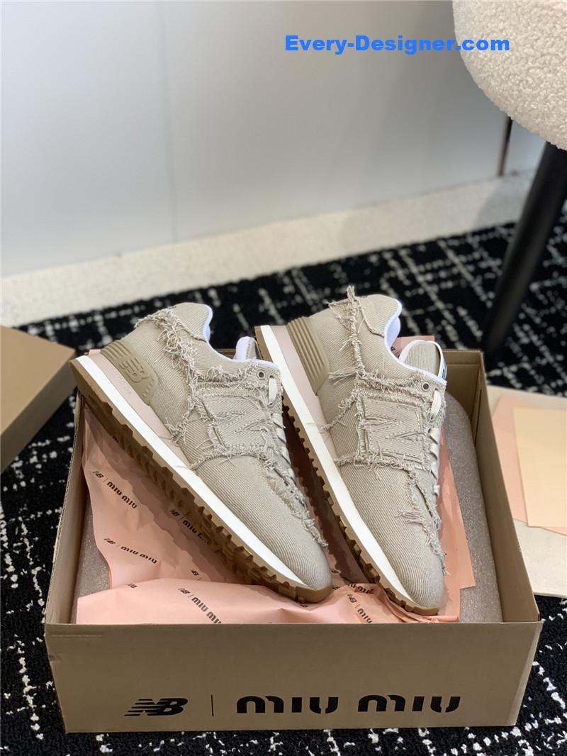 miumiu retro rough grain upper stitching casual shoes