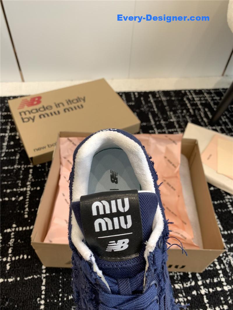 M1um1u retro rough grain upper stitching casual shoes