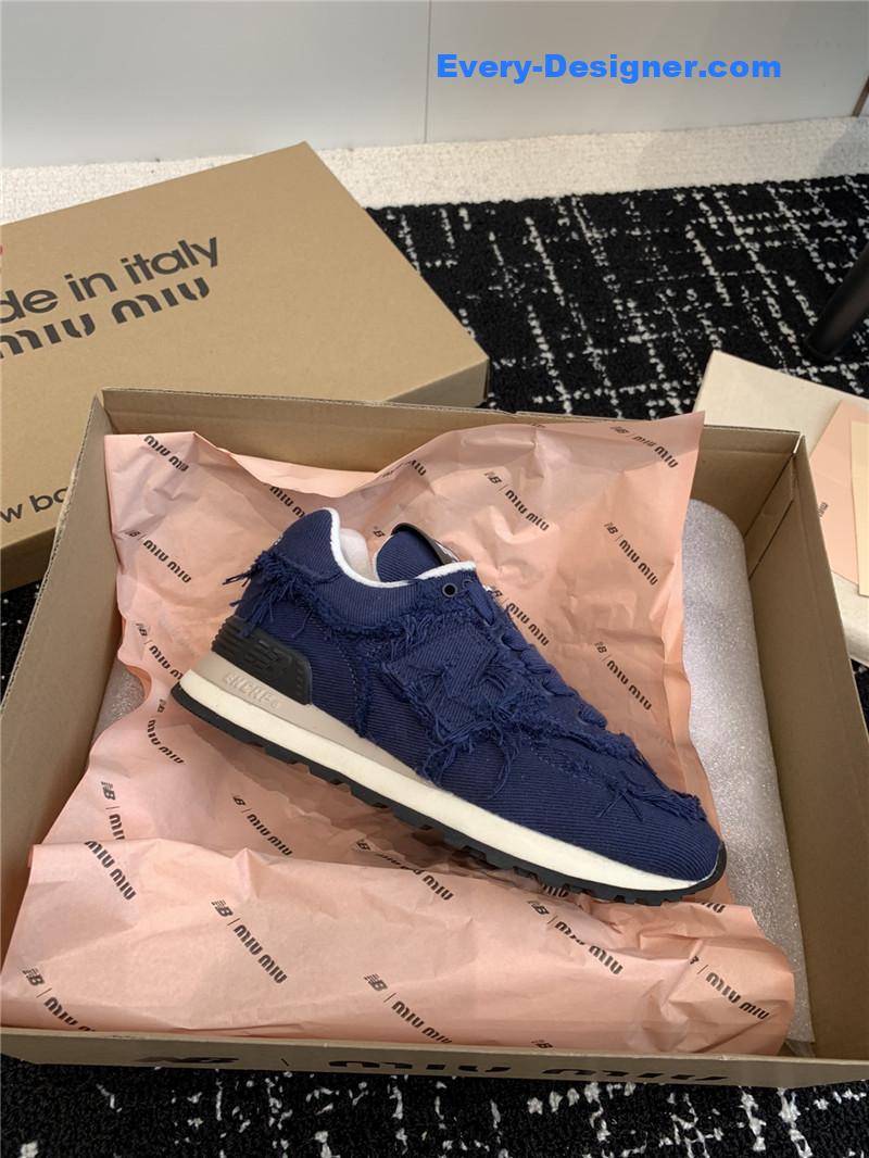 M1um1u retro rough grain upper stitching casual shoes