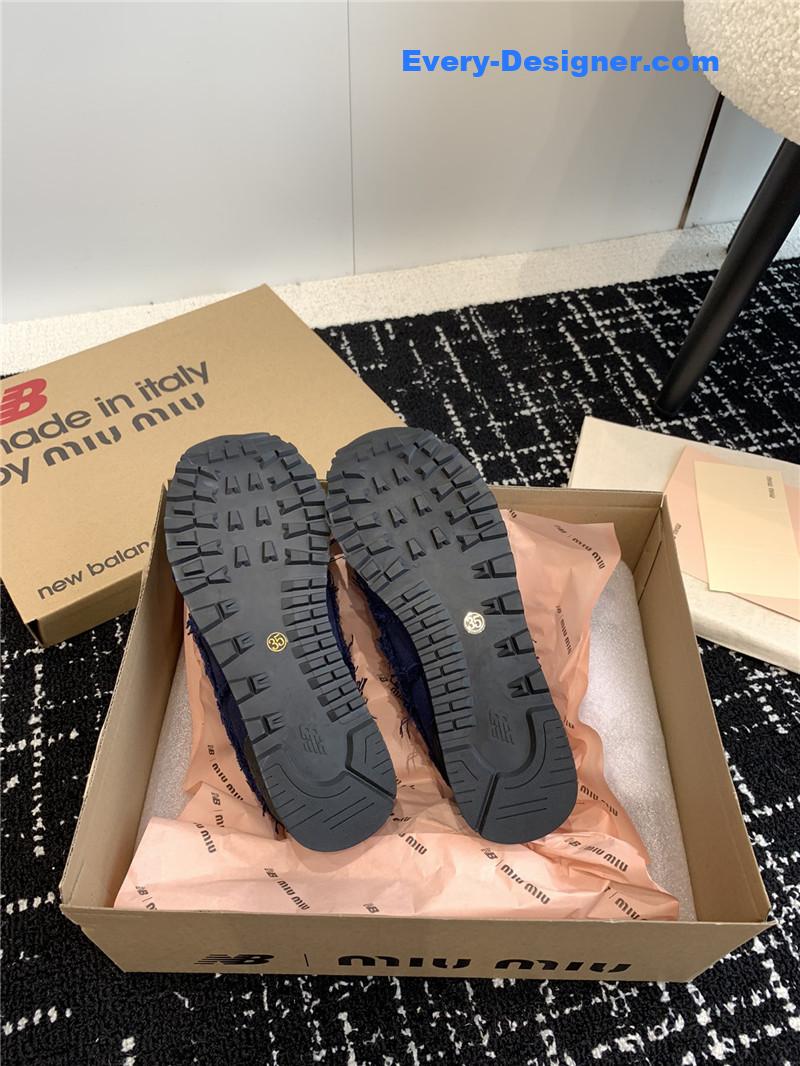 M1um1u retro rough grain upper stitching casual shoes