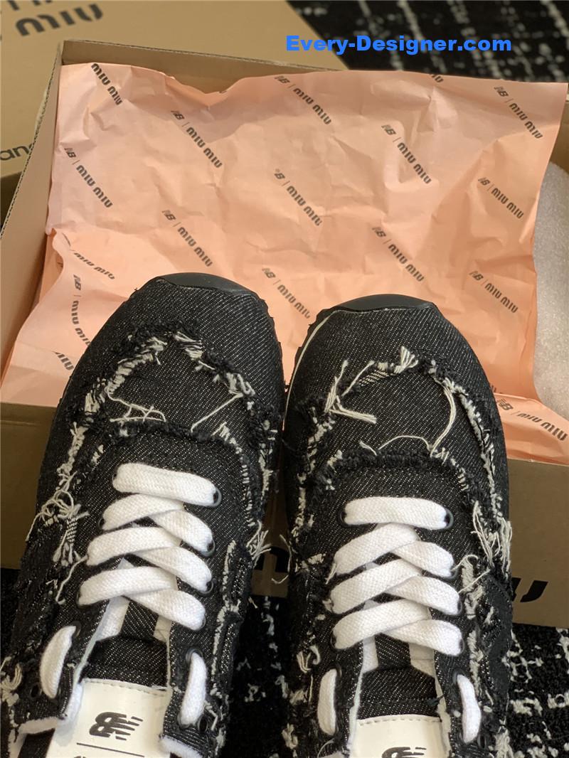 M1um1u retro rough grain upper stitching casual shoes