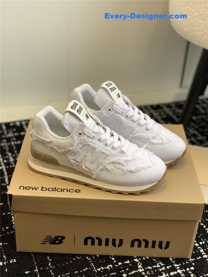 miumiu retro rough grain upper stitching casual shoes