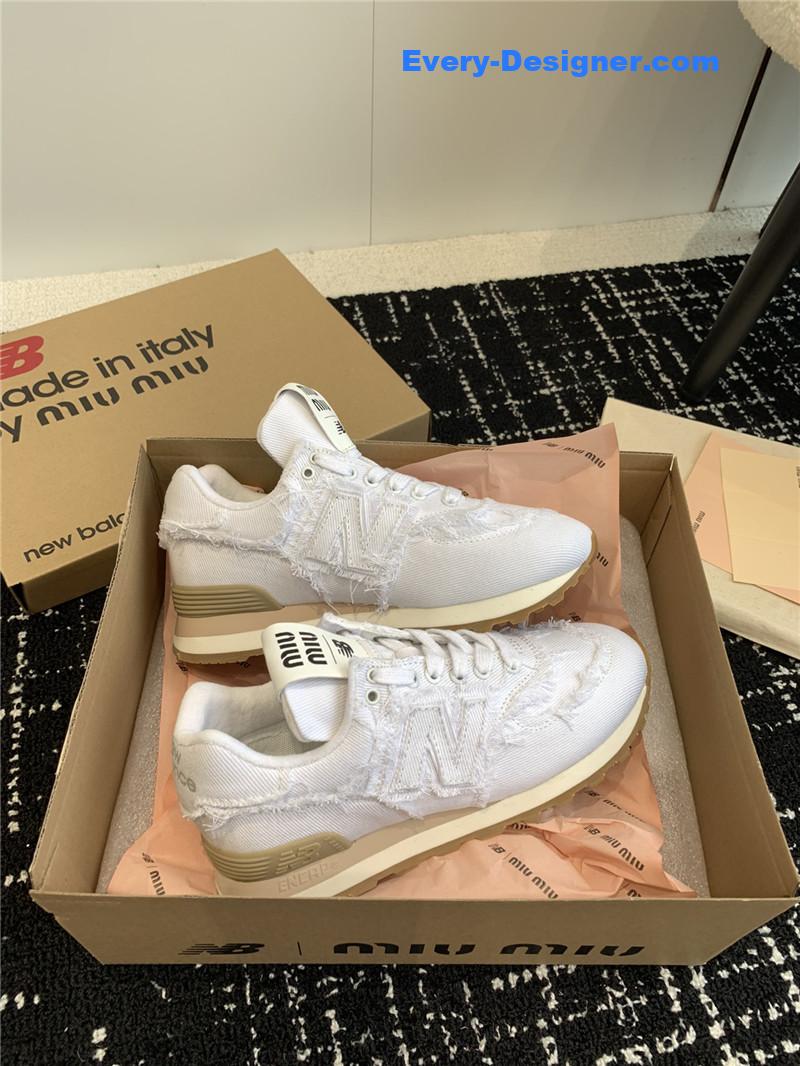 M1um1u retro rough grain upper stitching casual shoes