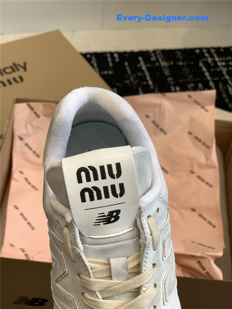 M1um1u retro rough grain upper stitching casual shoes