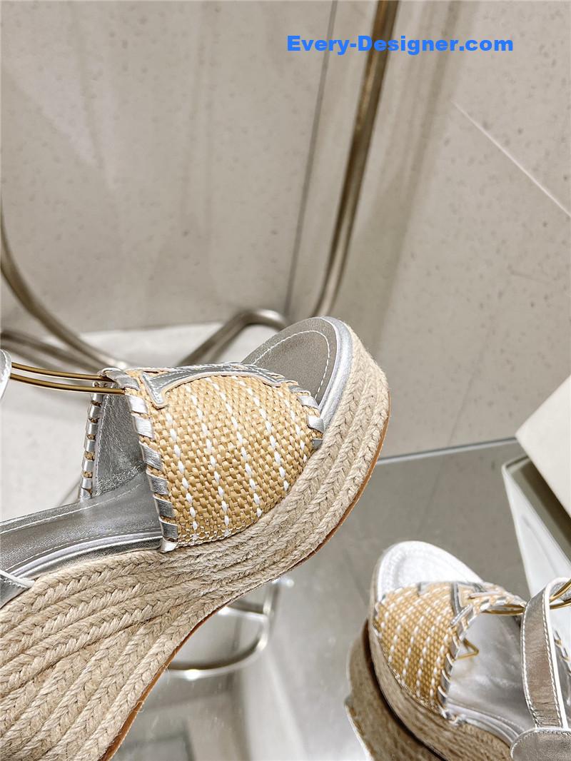 l0vis Vvtt0n lv straw platform sandals