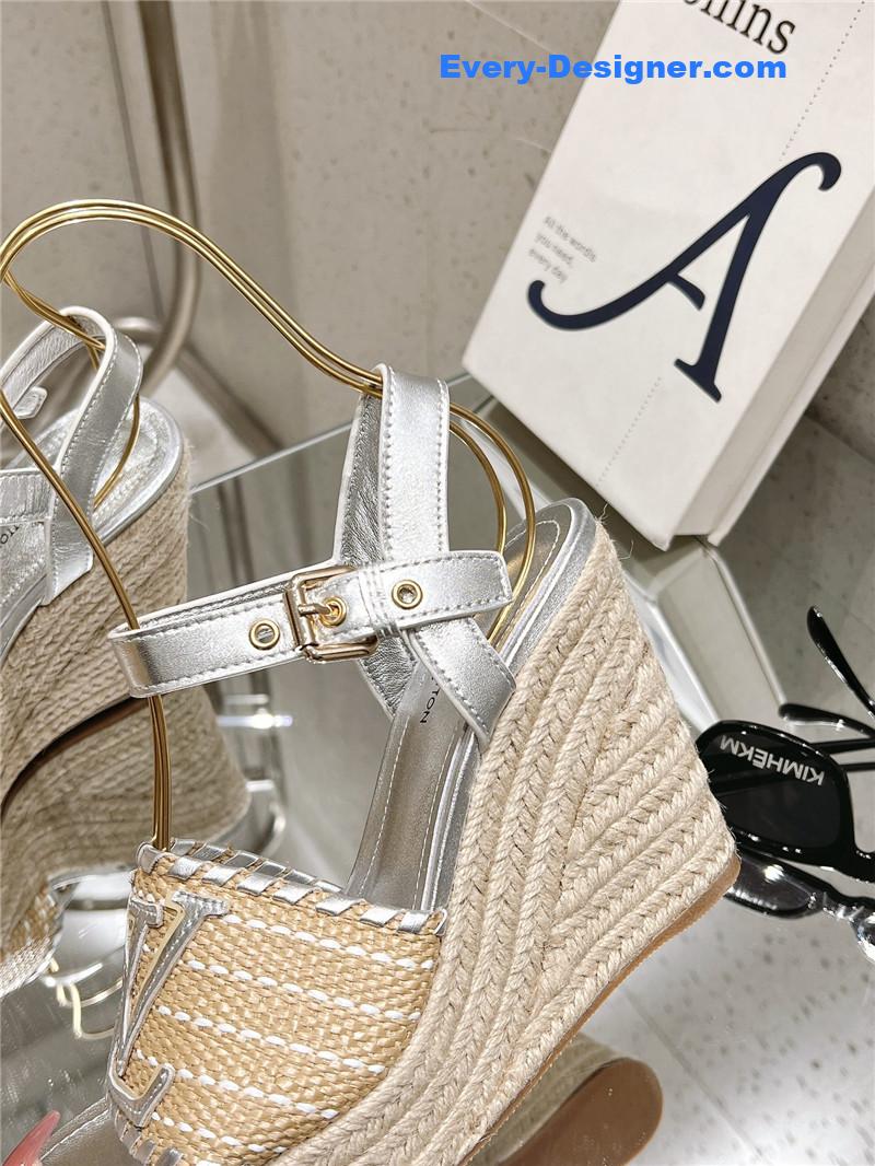 l0vis Vvtt0n lv straw platform sandals