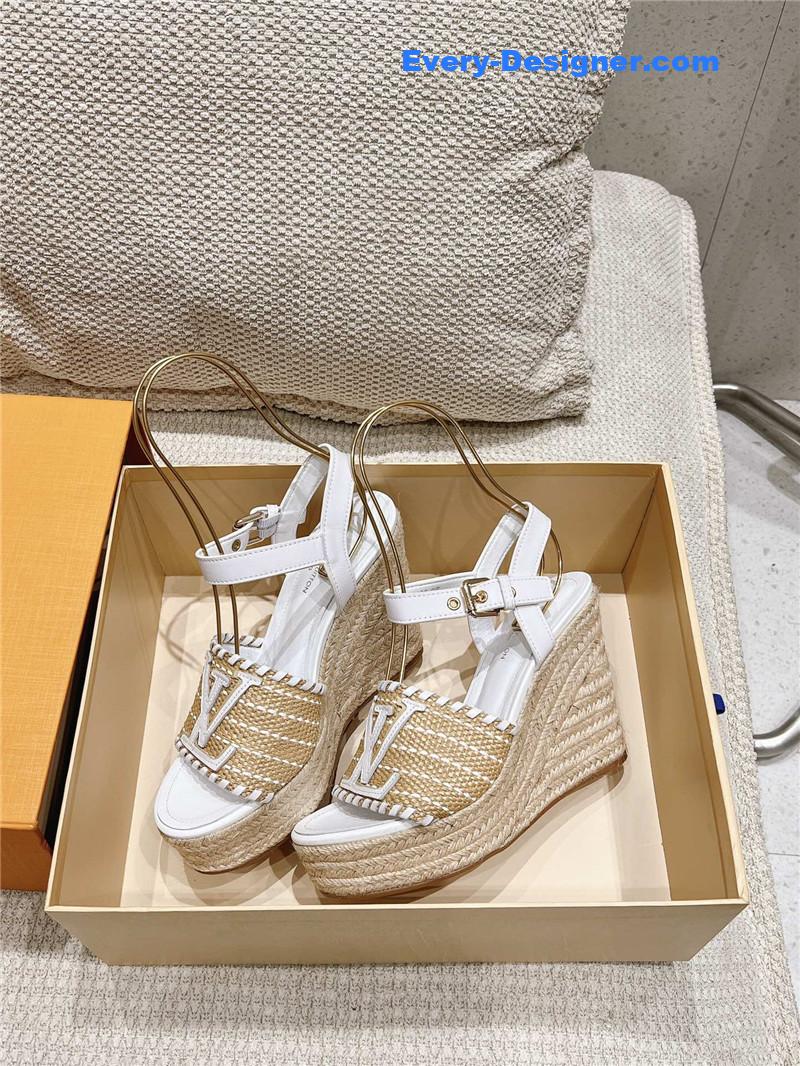 l0vis Vvtt0n lv straw platform sandals