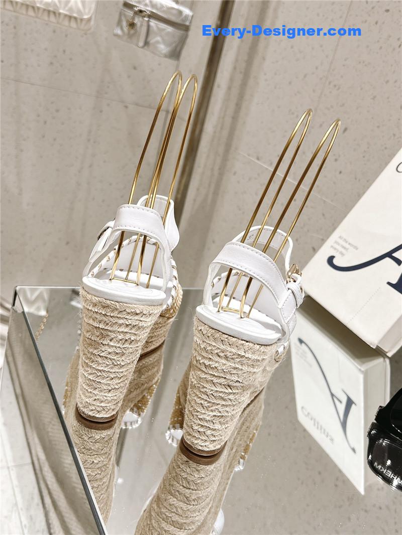 l0vis Vvtt0n lv straw platform sandals