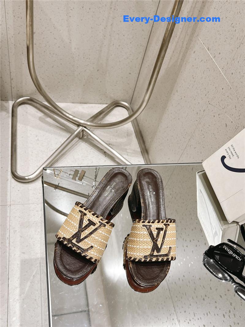 l0vis Vvtt0n lv straw sandals