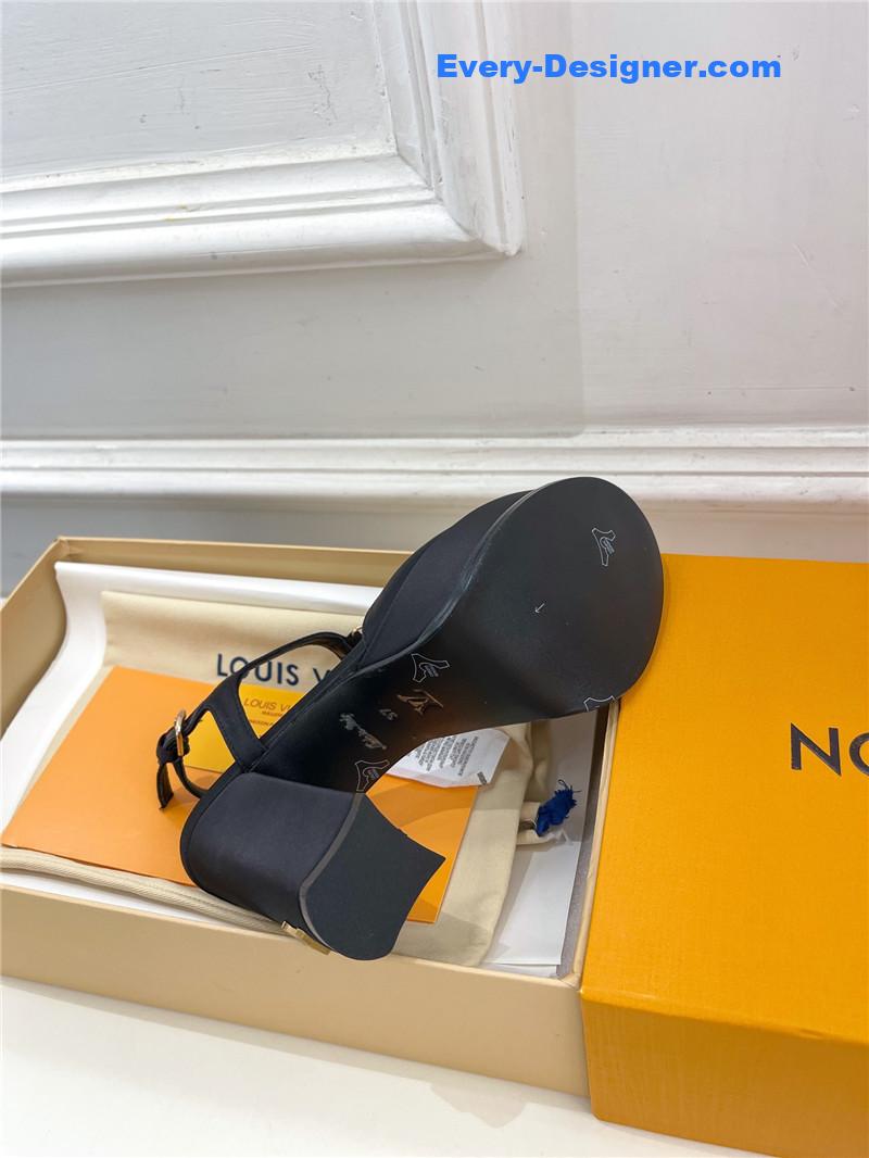 l0vis Vvtt0n black shake platform sandal