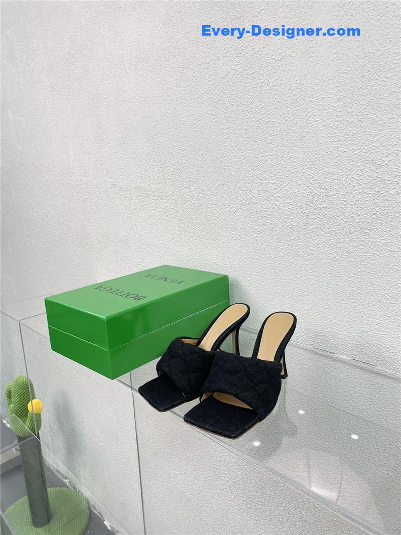 b0tt*ga Ven*ta new wash denim deep mouth slippers