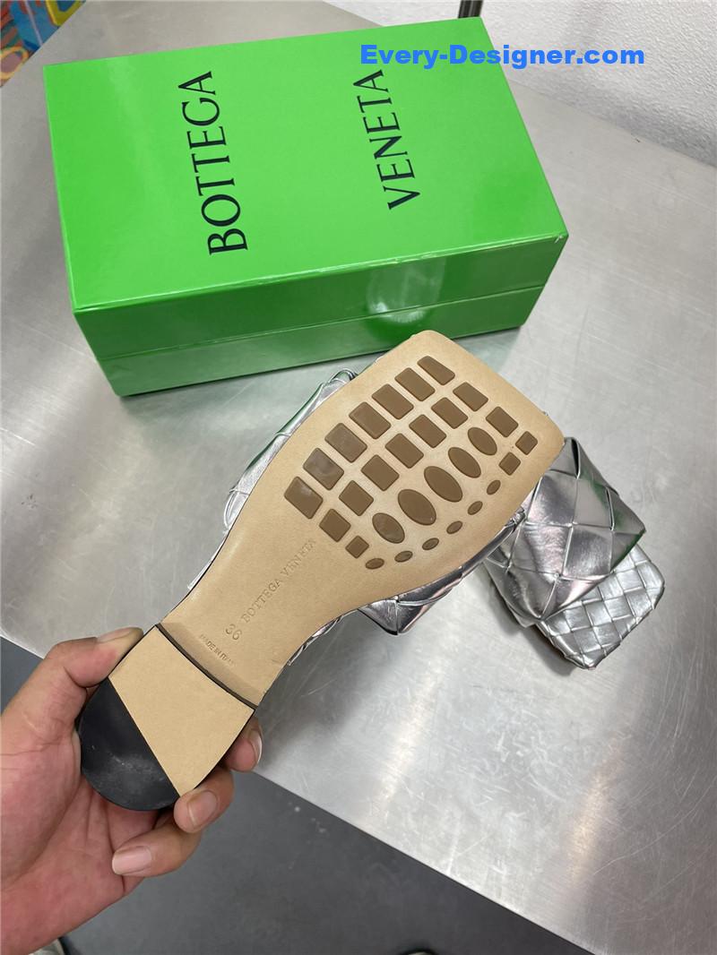 b0tt*ga Ven*ta spring summer flat large woven slippers