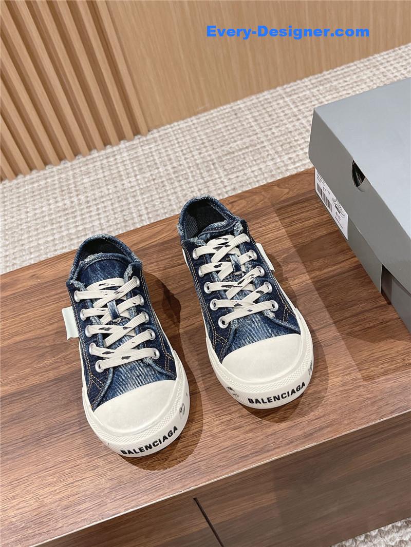 Ba1en*iaga couple’s espadrilles