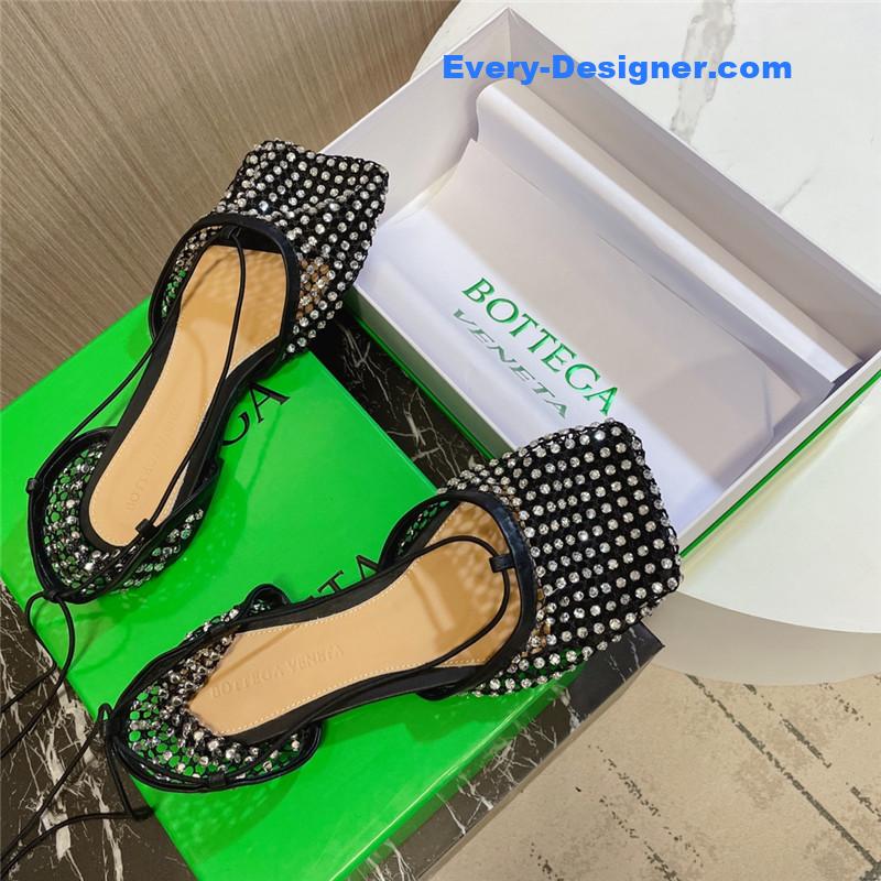 b0tt*ga ven*ta D1am0nd mesh sandals