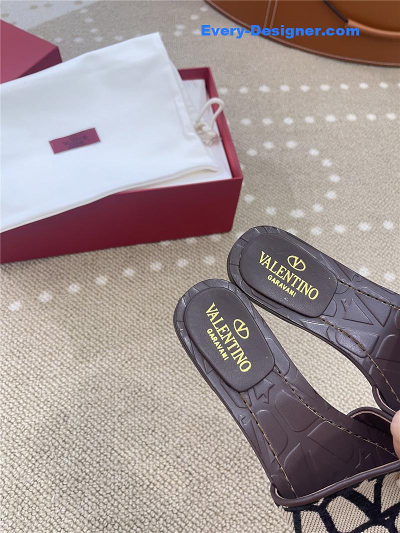 Va1e*ntin0 v buckle vlogo embroidery series flat slippers