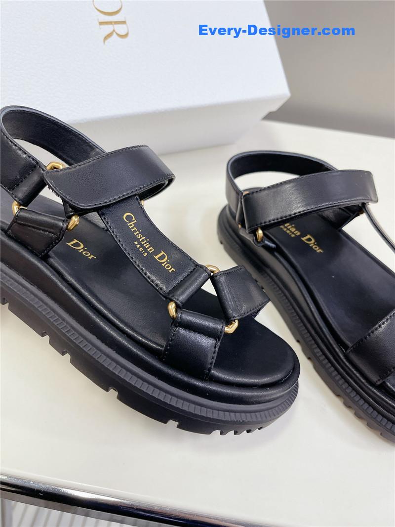 D10r new velcro sandals