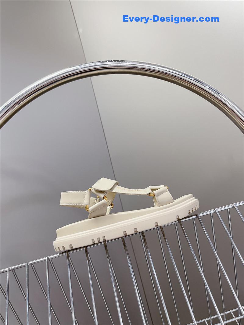 D10r new velcro sandals