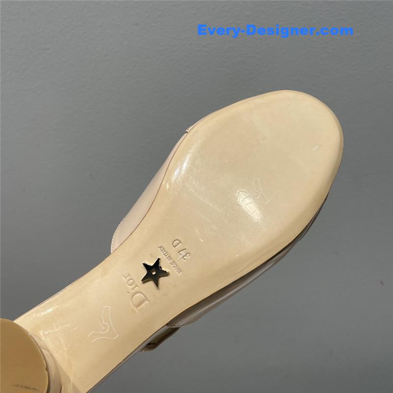 D10r square buckle commuter shoes