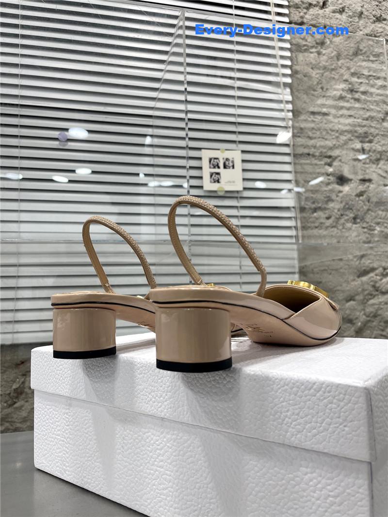 D10r new baotou chunky heel sandals