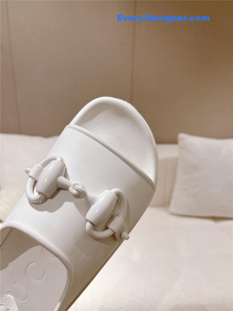 Gvc*1 buckle platform loafer