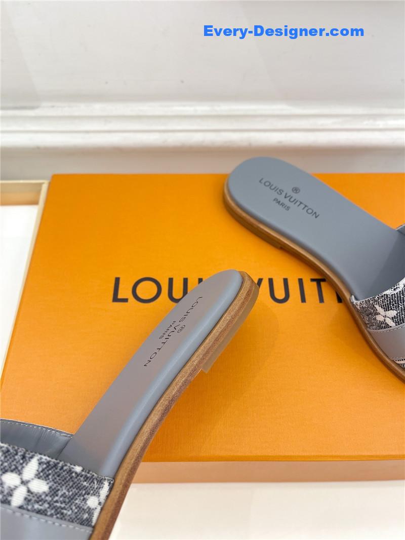 l0vis Vvtt0n lv spring and summer new metal buckle slippers