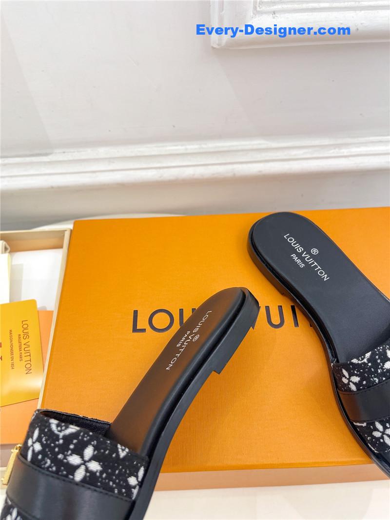 l0vis Vvtt0n lv spring and summer new metal buckle slippers