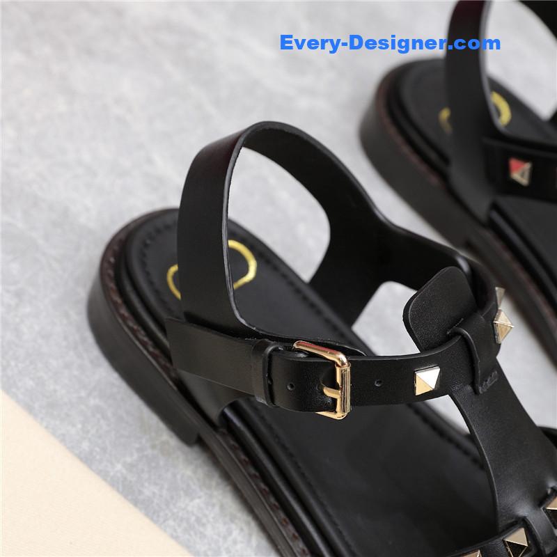 Va1e*ntin0 vintage baotou hollow roman women’s shoes