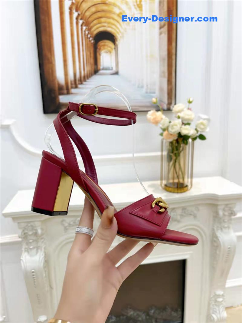Va1e*ntin0 new women’s sandals