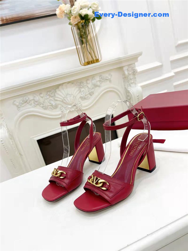 Va1e*ntin0 new women’s sandals