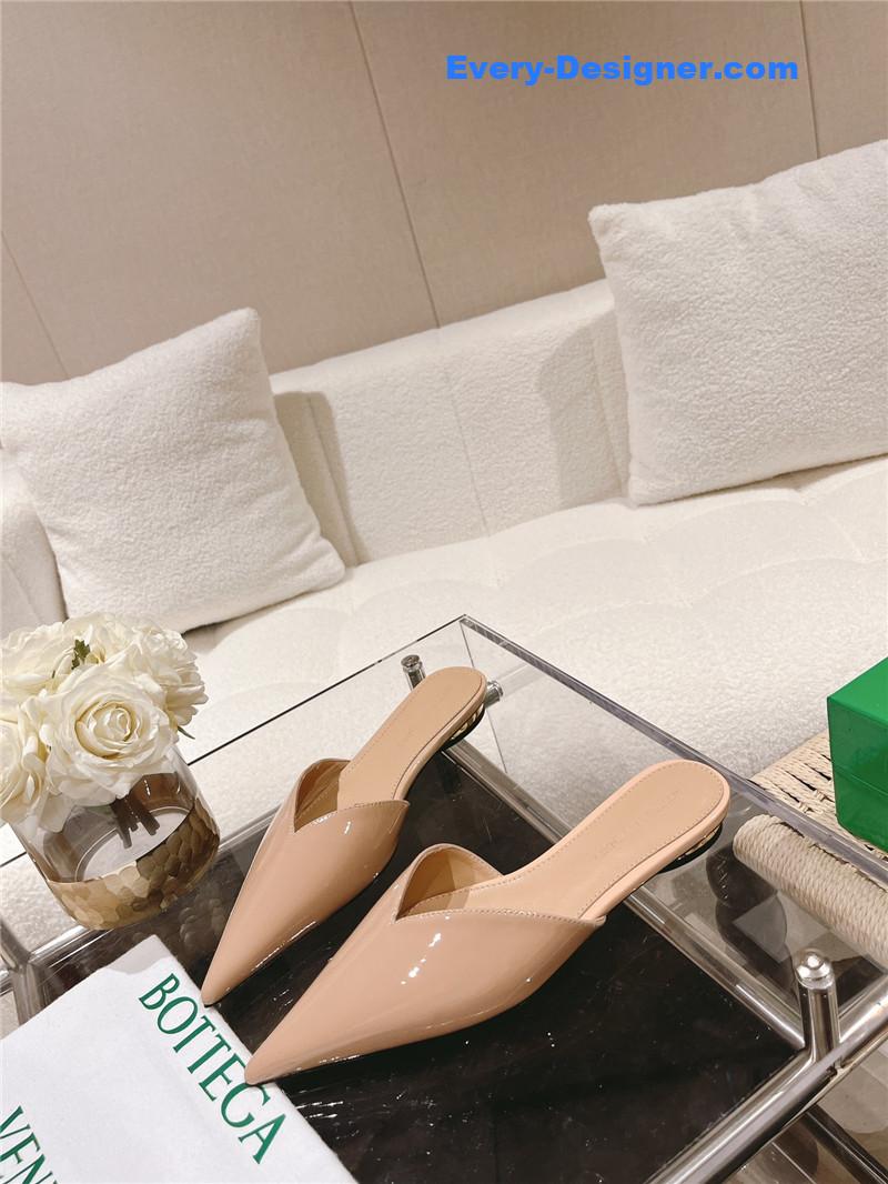 Bottega Veneta V-collar pointy toe slides