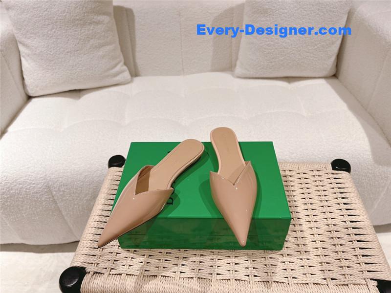 b0tt*ga Ven*ta v-collar pointy toe slides