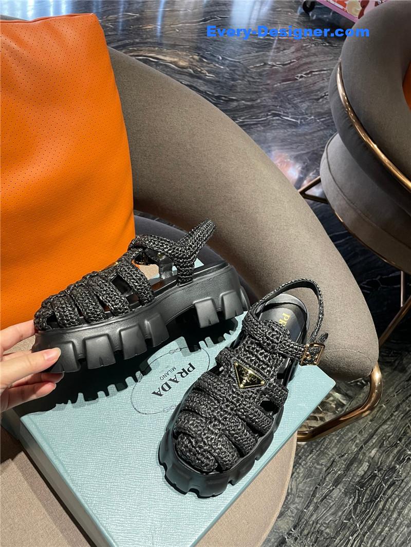 Pra*a new raffia straw roman sandals