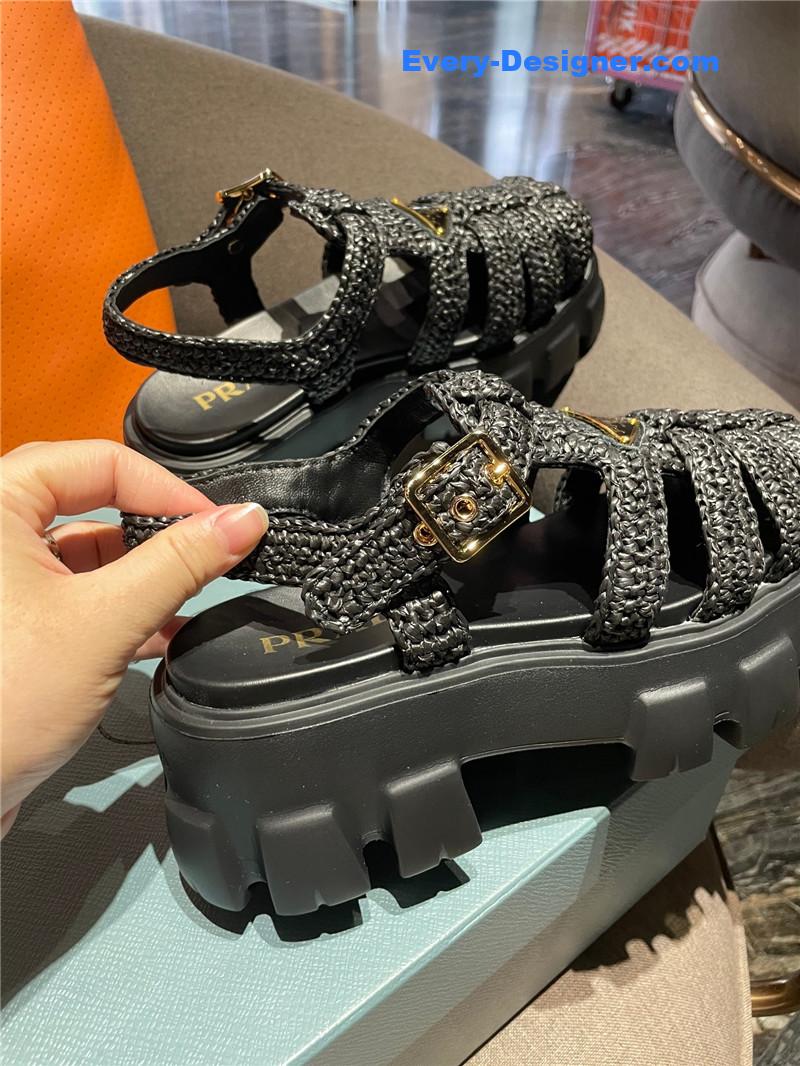 Pra*a new raffia straw roman sandals