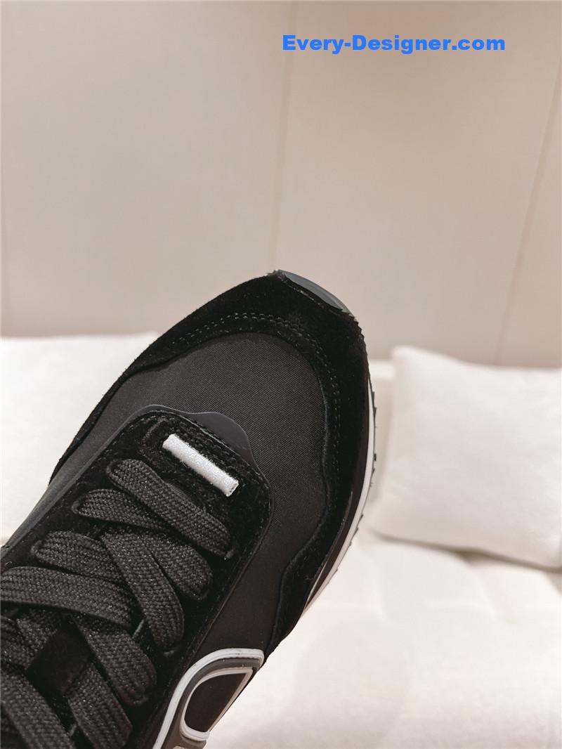 Va1e*ntin0 fashion counter air cushion casual shoes