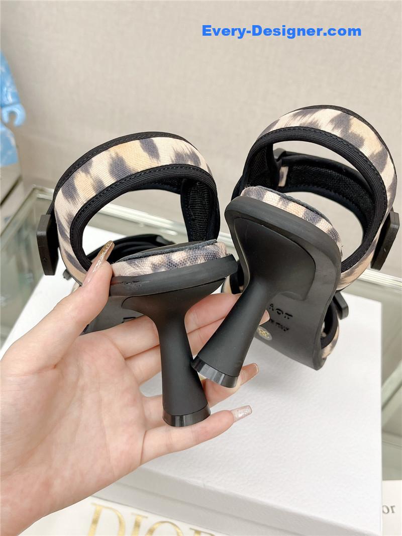 D10r leopard print velcro sandals