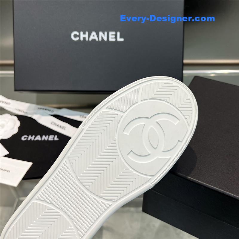 Chanel new full leather panda color casual sneakers